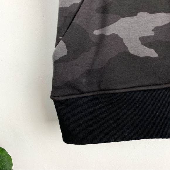 NWT Athleta Triumph Printed Gray Camo Athletic Zip Up Hoodie Sz XXS - Picture 11 of 12